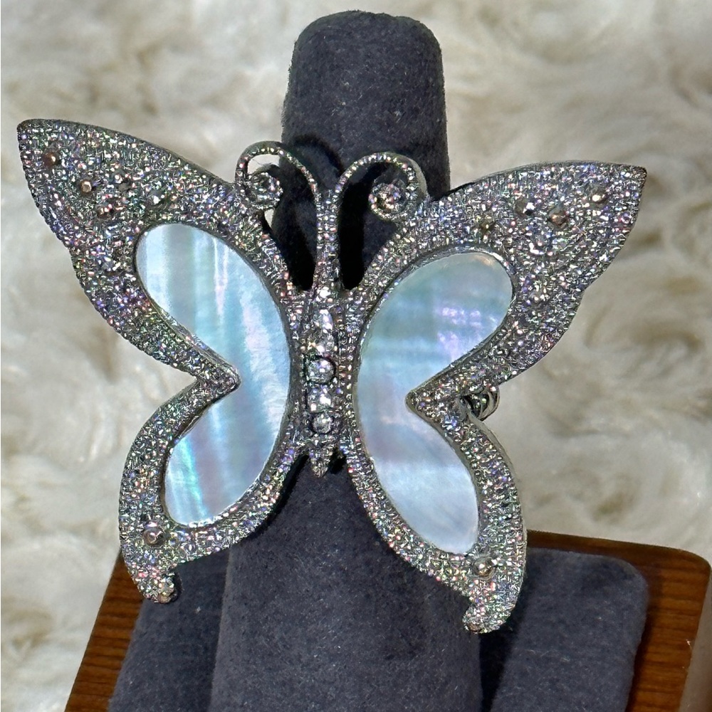 🔥SALE 4/$25 🦋Butterfly Iridescent Stone Fashion Ring with Stretchy Band